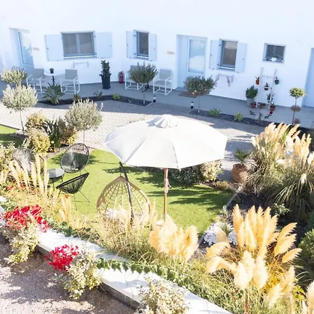 Sn Santorini * Kamári