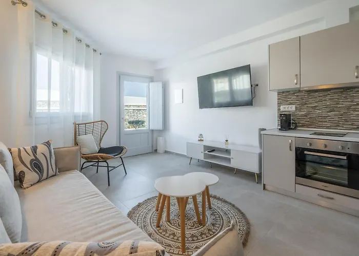 Sn Santorini * Kamári